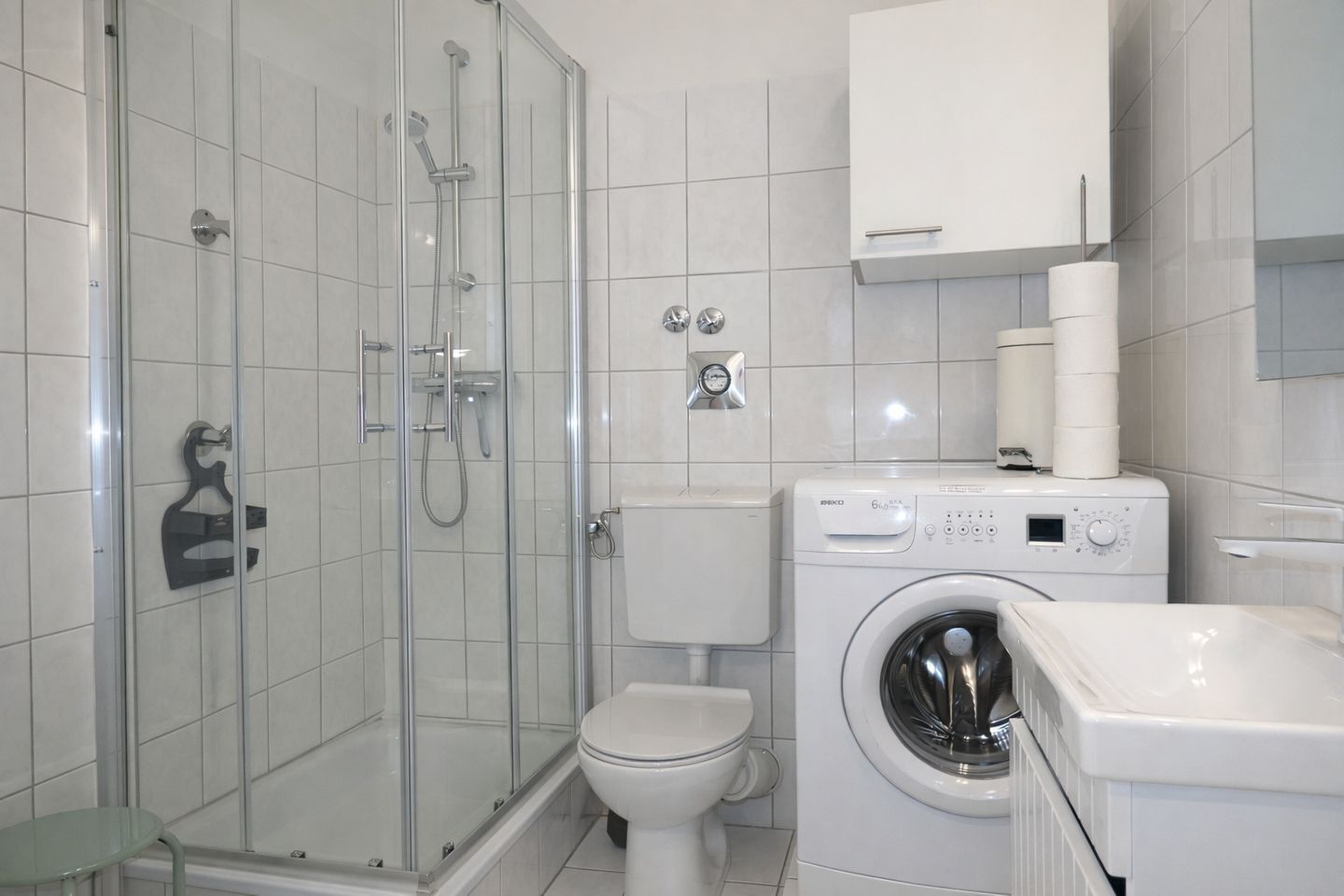 Shower, towels
