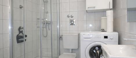 Douche, serviettes fournies