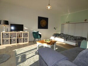 TV - fewo1846 - Elbe27 - fewo1846 - Elbe27 - comfortable studio apartment with balcony (Flensburg)