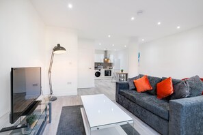 Living area - Luxurious 1 Bed Serviced Apt. 01 with Wi-Fi (Corby)