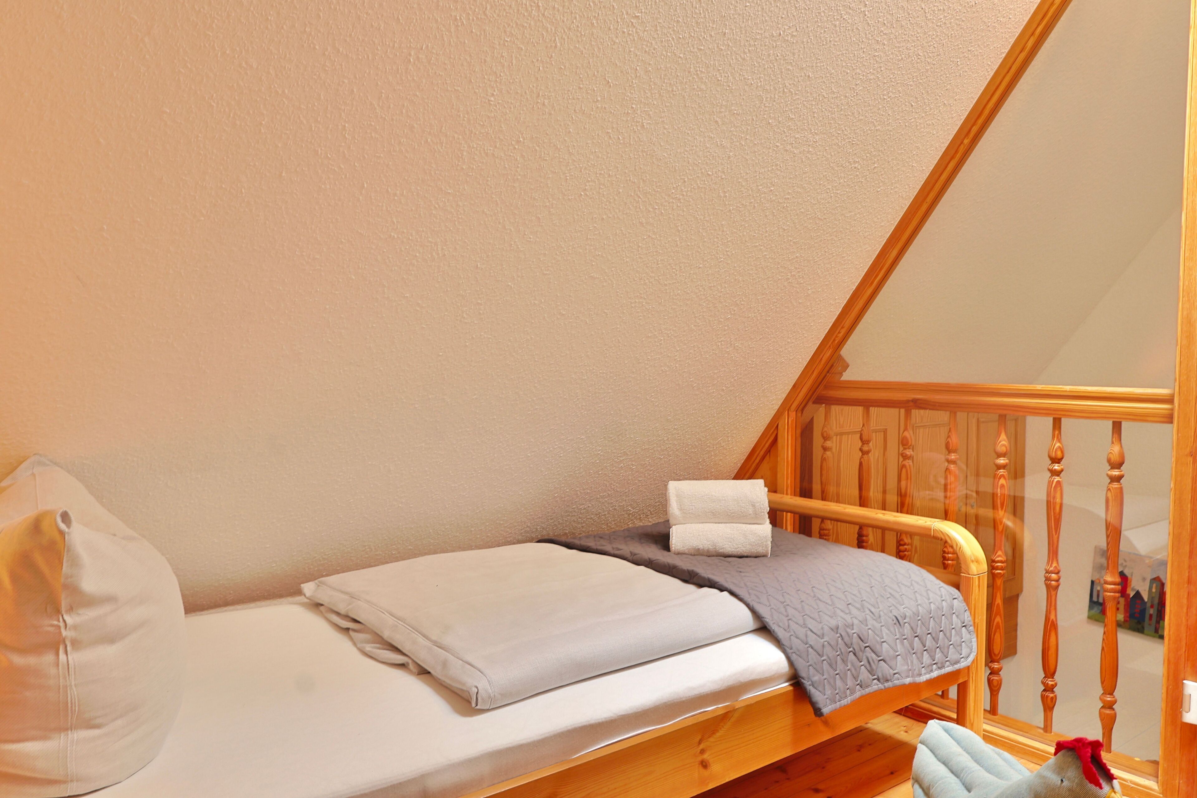 Drittes Schlafzimmer mit zwei Einzelbetten
