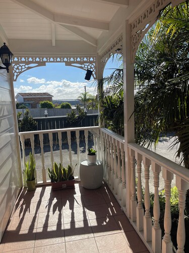 3 Room,4 Beds. Warm 1 level Beauty for all family