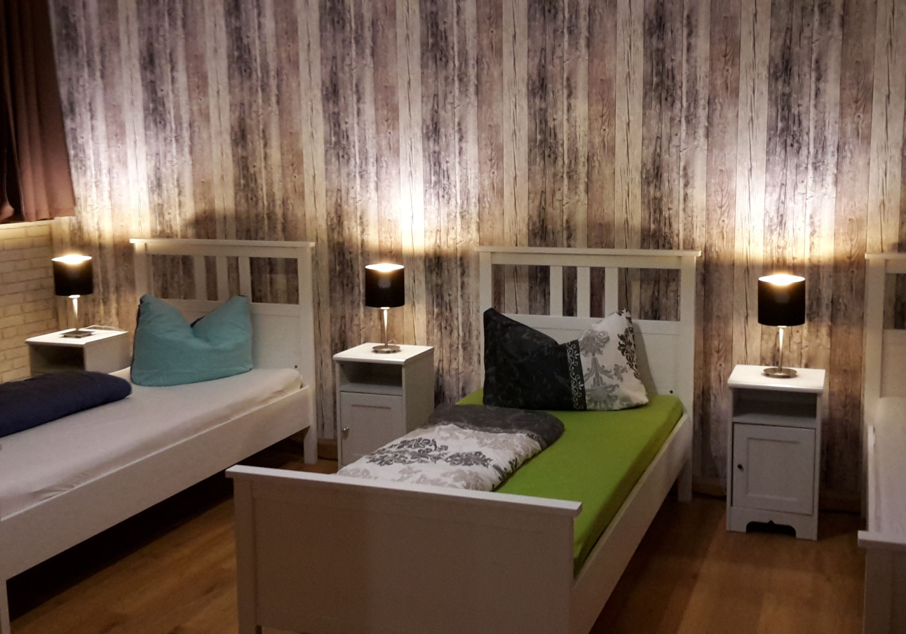 Doppel- oder Zweibettzimmer