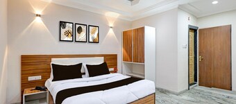 OYO 29398 Hotel Pax Inn