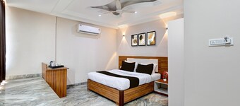 OYO 29398 Hotel Pax Inn