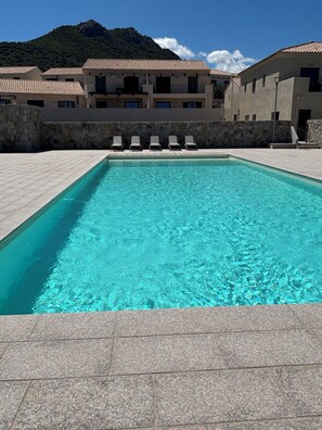 Outdoor pool, a heated pool - T3 - 4/6 pers air-conditioned in Belgodère - Heated swimming pool, Lozari beach 1.5 km (Belgodère)