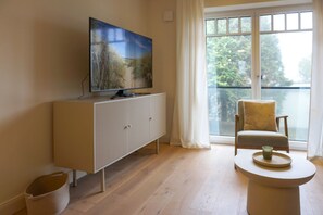 TV - Aura Sylt - Holiday home Aura Sylt with sauna, fireplace & garden (Sylt)
