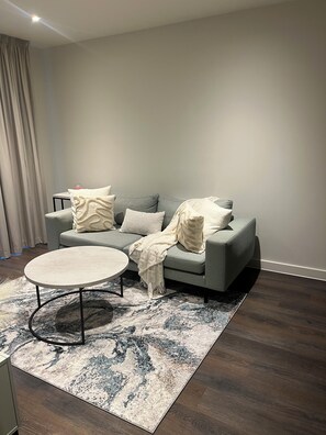 Living area - Cozy one bedroom in the heart of Birmingham (Birmingham)