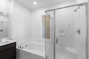 Soap, toilet paper - Spacious Henderson Home w/ Large Office (Henderson)