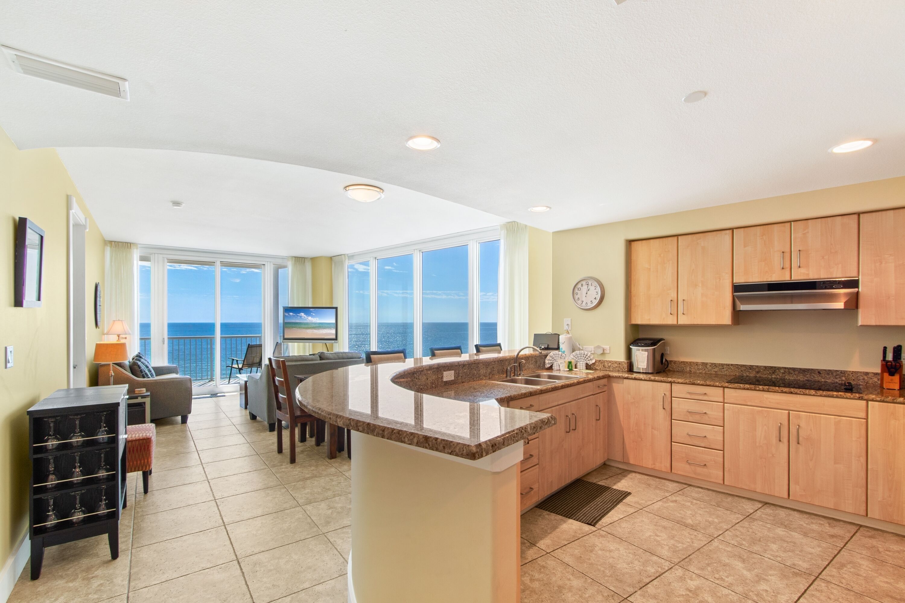Signature Condo, 3 Bedrooms, Balcony, Beach View | Living room