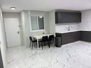 Private kitchen - New Villa 2 bedroom Apartment in Ramat Bet Shemesh Gimmel 1 (Bet Shemesh)
