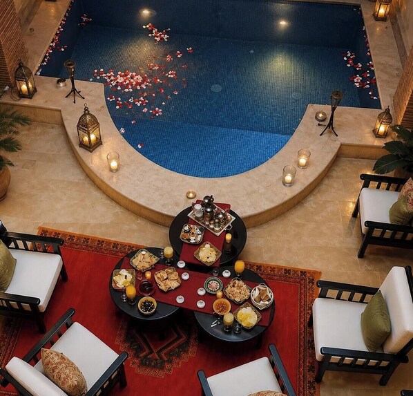 Private pool