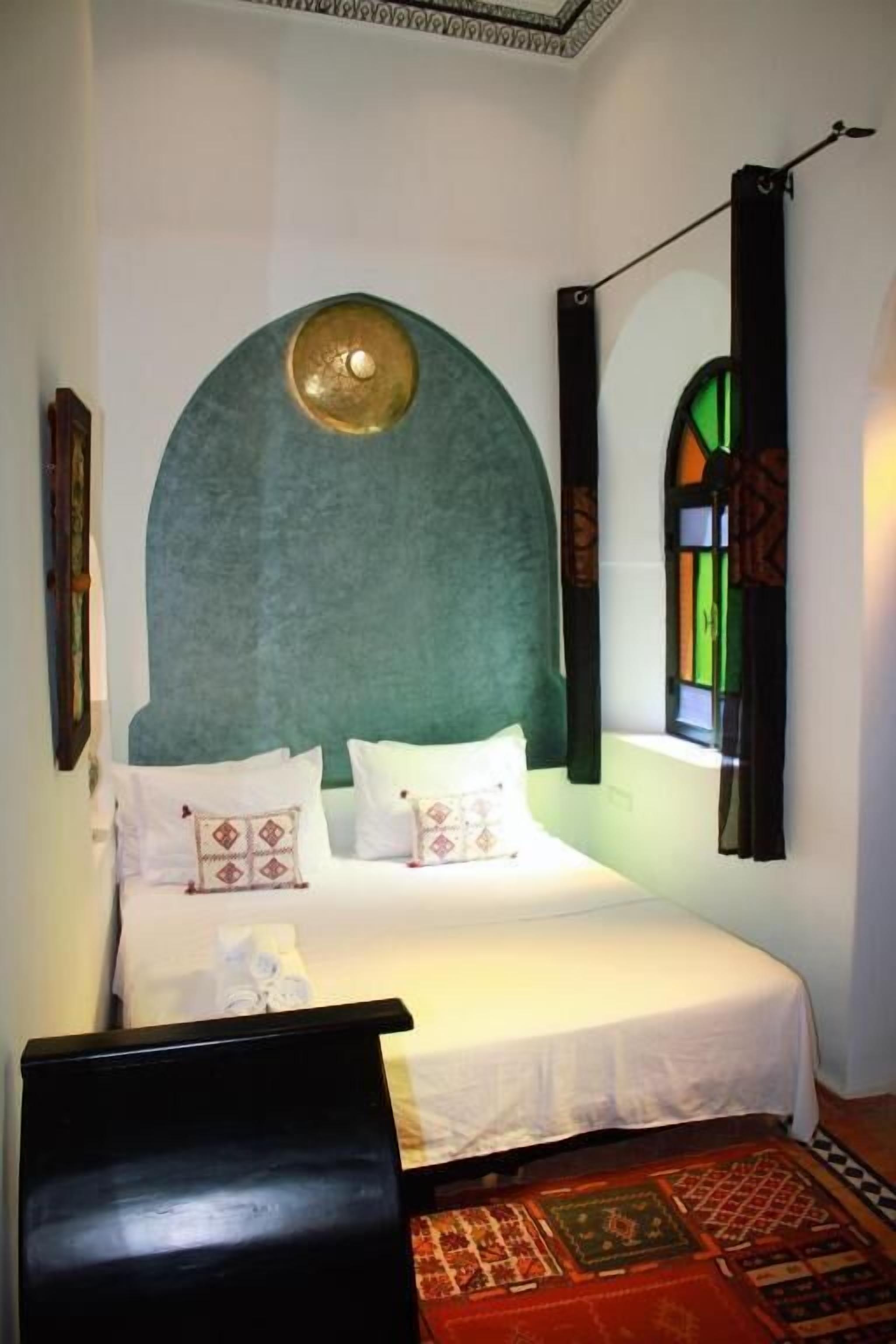 Kamar Double Superior, kamar mandi pribadi, pemandangan halaman