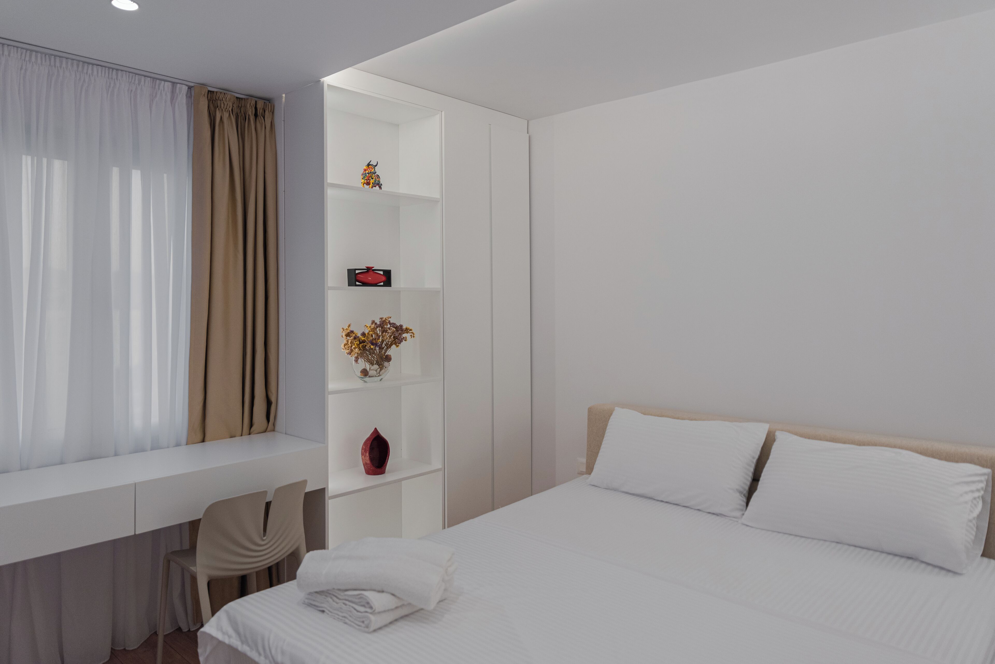 Apartment, 3 Bedrooms | Individually decorated, individually furnished, laptop workspace