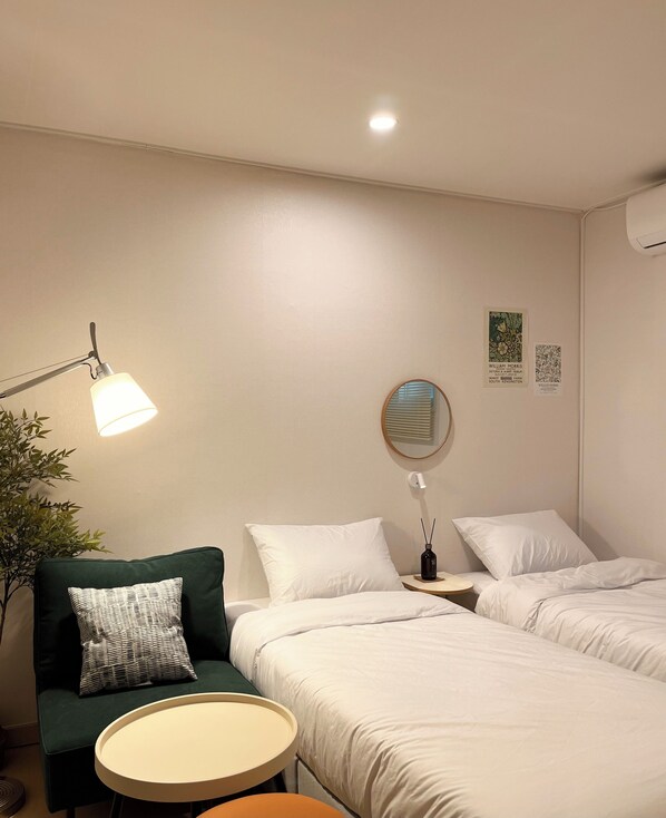 Deluxe Twin Room | Laptop workspace, free WiFi