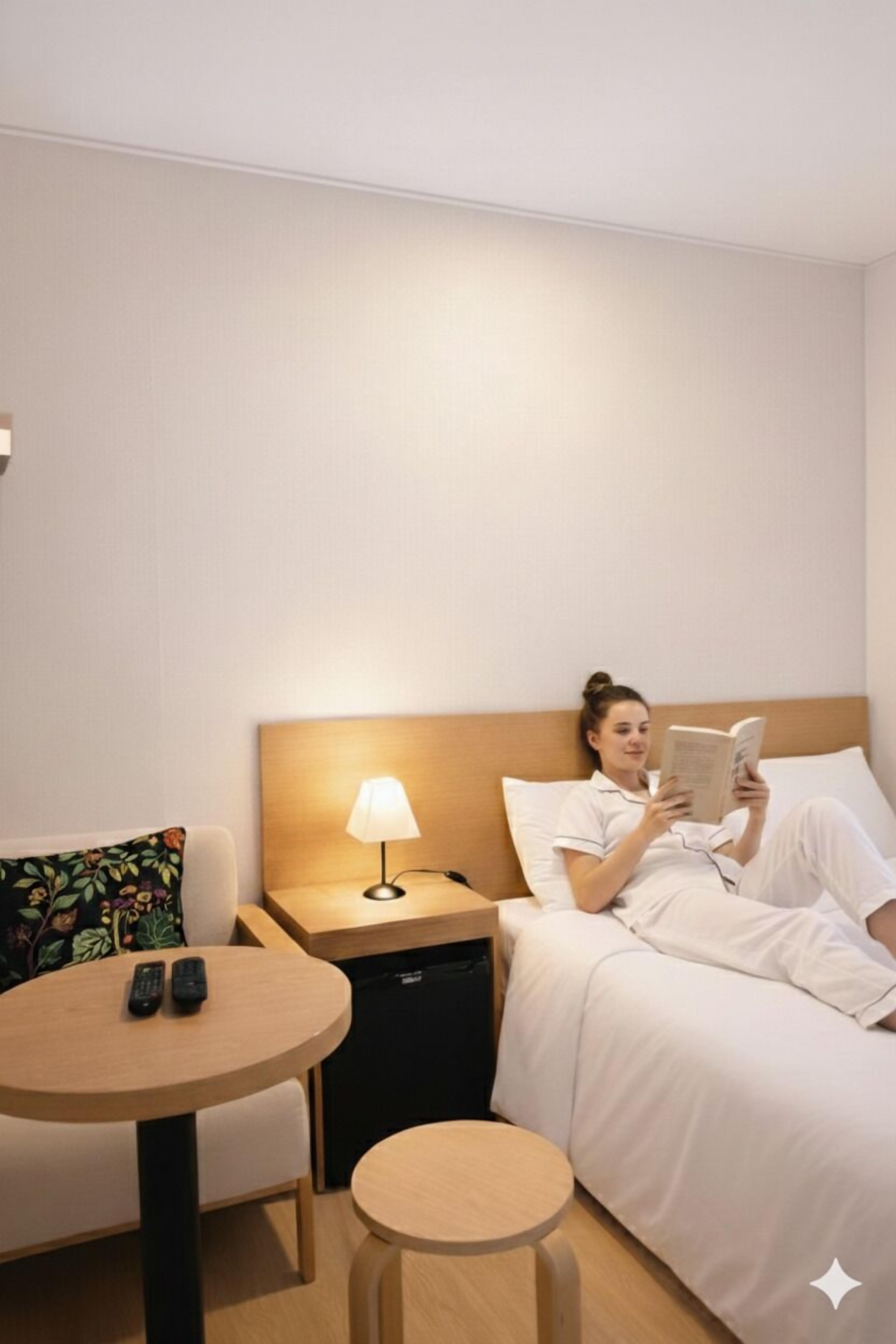 Habitación básica doble | Espacio para trabajar con un portátil y wifi gratis