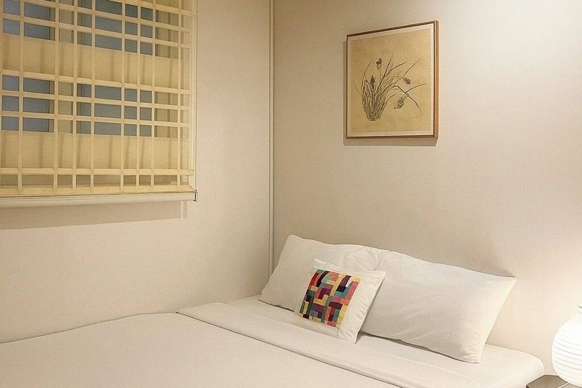 Habitación Confort doble | Espacio para trabajar con un portátil y wifi gratis