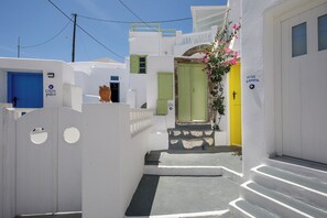 Exterior detail - Casa Grande Santorini (Megalochori)