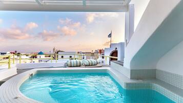 Traditional Cottage, Hot Tub, City View | Kolam renang