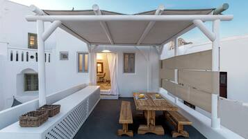 Traditional-Studiosuite, Stadtblick | Speisen im Freien