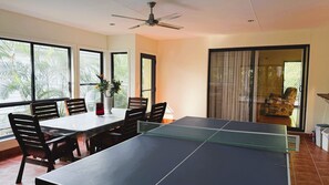Dining - 9 Esprit Drive - Rainbow Shores (Rainbow Beach)
