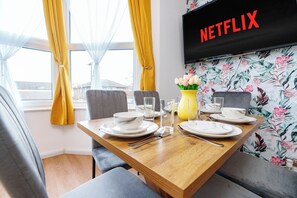 Dining - Stylish 3-Bed Apartment with Side Sea View in Bognor Regis (Bognor Regis)