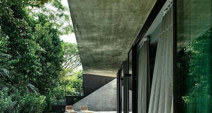 Lazy Sunday Khaosan Hotel