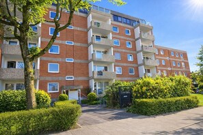 Exterior - fewo1846 - Elbe27 - Comfortable studio apartment with balcony and garden view (Flensburg)