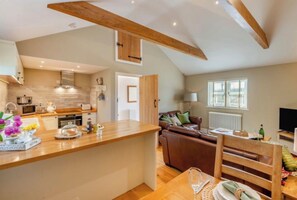 Smart TV - The Gate Lodge - One Bed Cottage - Pet Free - Nr Finchingfield & Saffron Walden (Little Bardfield)