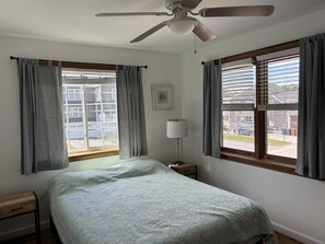 4 bedrooms, Internet - 3 Bedroom house in Camp Ellis (Saco)