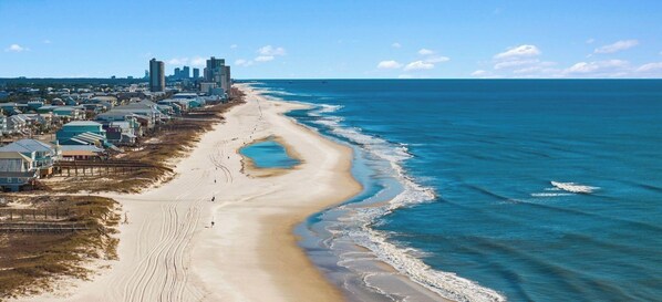 Beach nearby - Dog Friendly Short Walk To The Beach & Lagoon Pool (Gulf Shores)