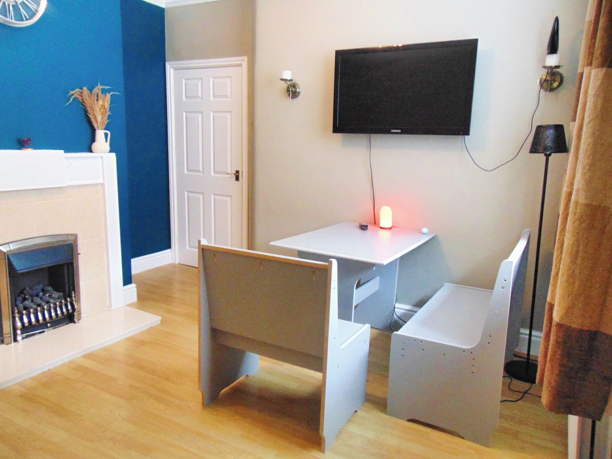 Bungalow, 3 habitaciones, patio, vista al jardín | Sala de estar