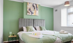 3 bedrooms, iron/ironing board, WiFi, bed sheets