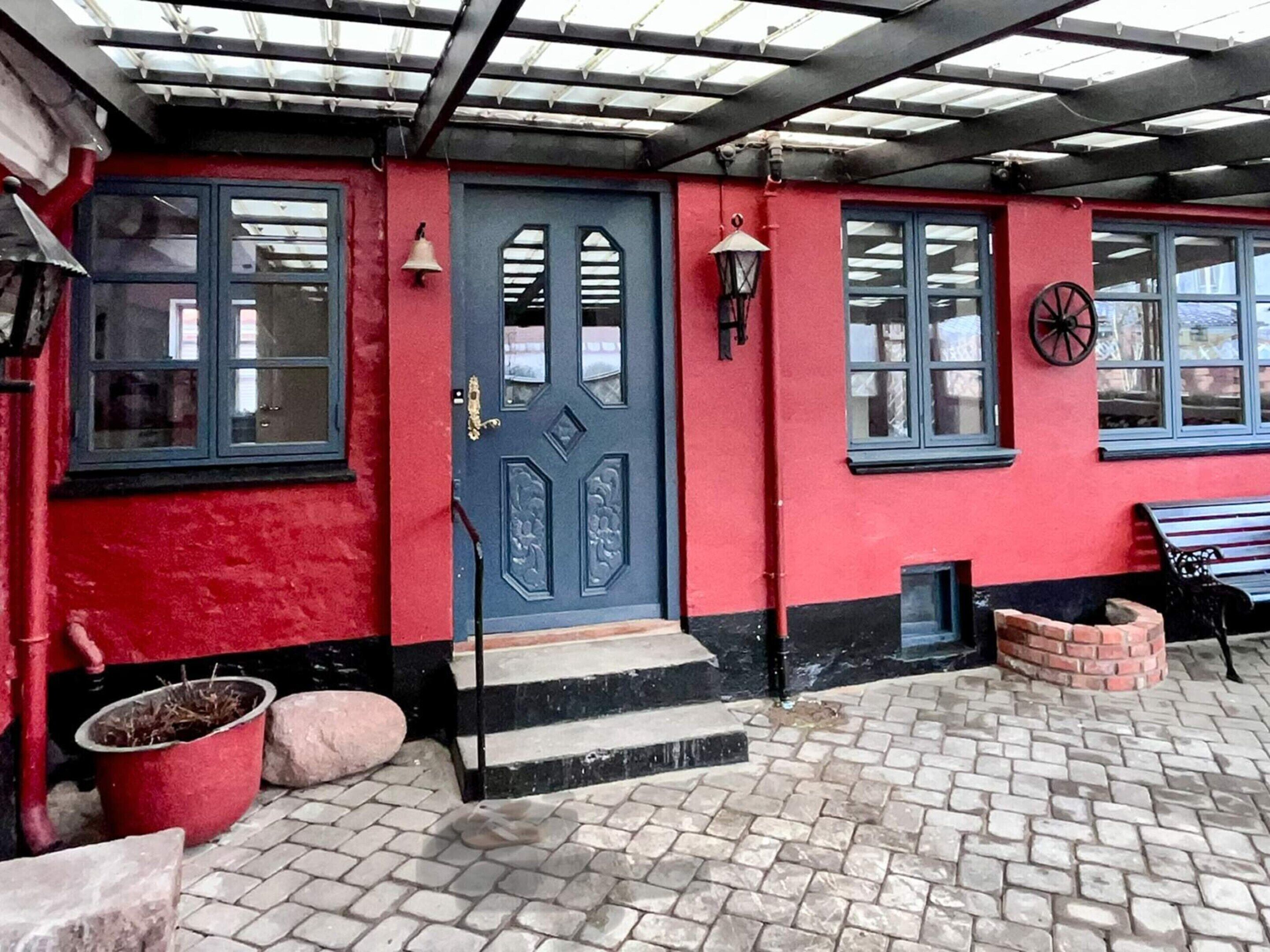 المنشأة من الداخل