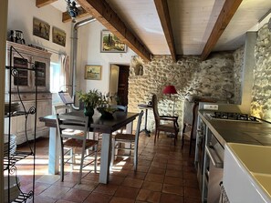 Dining - Mazet Carcarie, vacation home Provence, secluded location, stone house, nature, garden, dog (Montaren-et-Saint-Médiers)