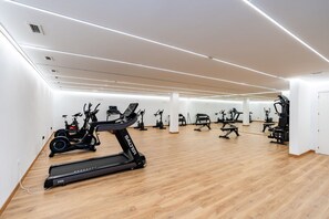 Apartment | Fitness facility - 6-guest Apartment Near Golf Course (Estepona)