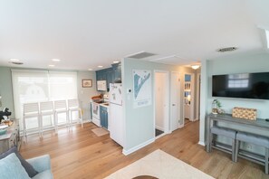TV - Ocean City 2BR Condo | Walk to Beach | Sleeps 6 (Ocean City)