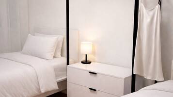 Superior-Apartment, Balkon | Verdunkelungsvorhänge, schallisolierte Zimmer, Bügeleisen/Bügelbrett