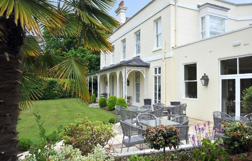 St Elizabeth's House