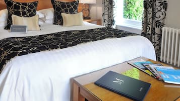 Standard Double Room | In-room safe, desk, blackout drapes, iron/ironing board