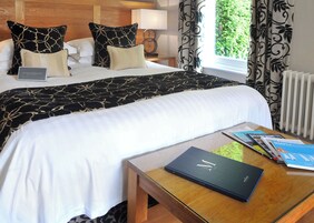 Quarto casal standard | Roupas de cama de algodão egípcio, roupas de cama premium, frigobar