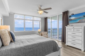 3 bedrooms, iron/ironing board, free WiFi, bed sheets - 2400 Sq Ft | Sleeps 12 | 700ft Lazy River Retreat (Fort Walton Beach)