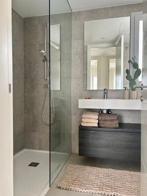 Apartment | Bathroom | Bathtub - Al-1321 Estepona - Penthouse - Alcazaba Lagoon (Casares)