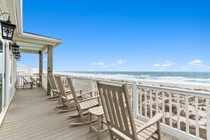 Property grounds - Total Package: Oceanfront retreat in Oak Island, perfect for family gatherings! (Oak Island)