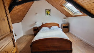 2 chambres, fer et planche Ă repasser, Wi-Fi gratuit, draps fournis