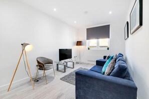 Smart TV - Luxurious 1 Bed Serviced Apt. 02 with Wi-Fi (Corby)