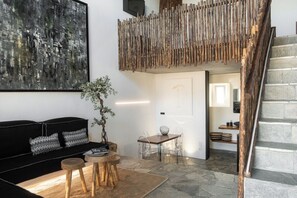 Signature Loft, Pool View | Living area - Mykonos Dot - Art Homes (Ano Mera)