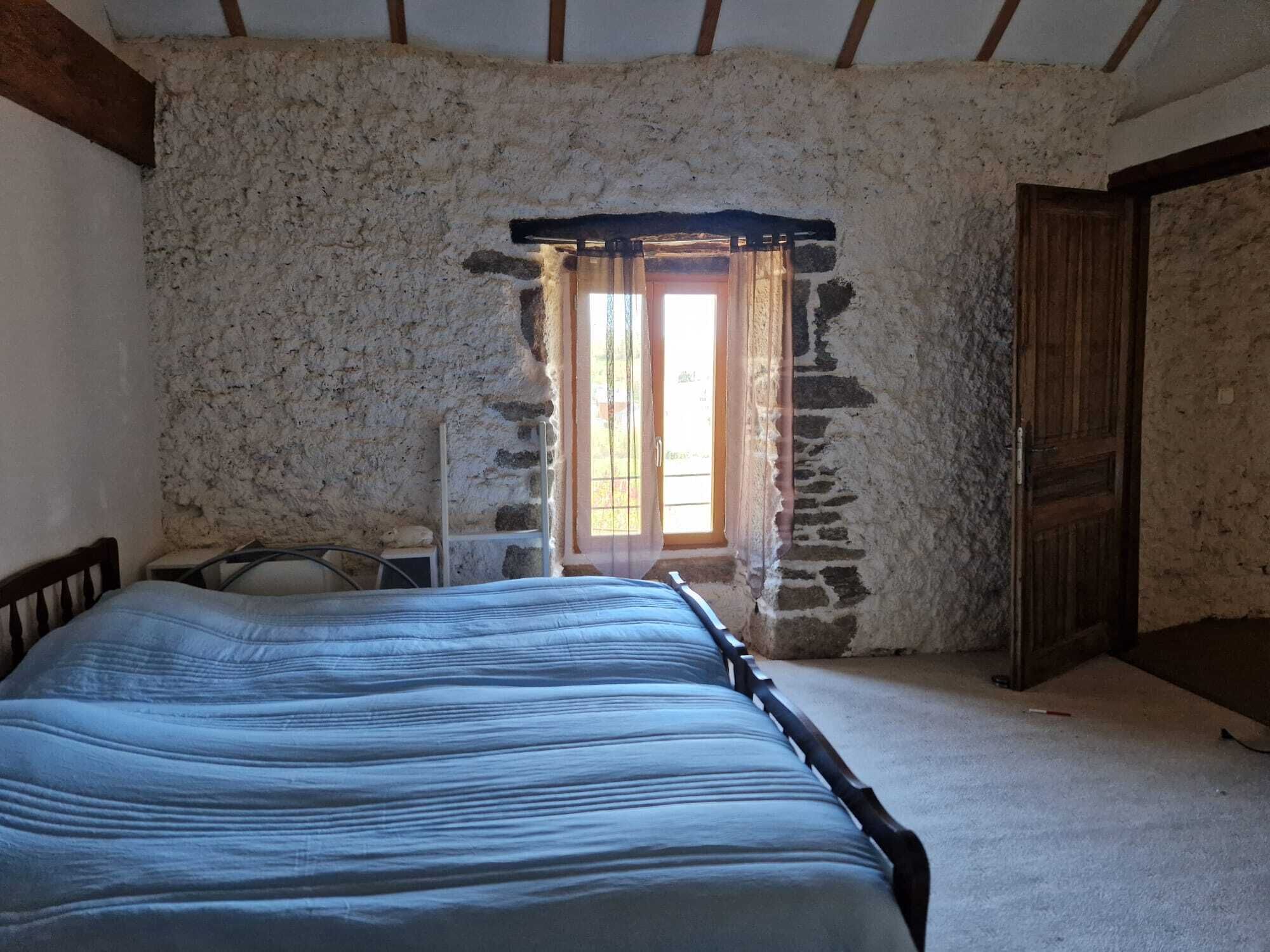 3 عدّة غرف نوم وملاءات أسرّة