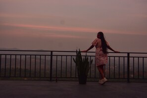 Deluxe Δίκλινο Δωμάτιο (Double), 1 King Κρεβάτι, Θέα στο Βουνό