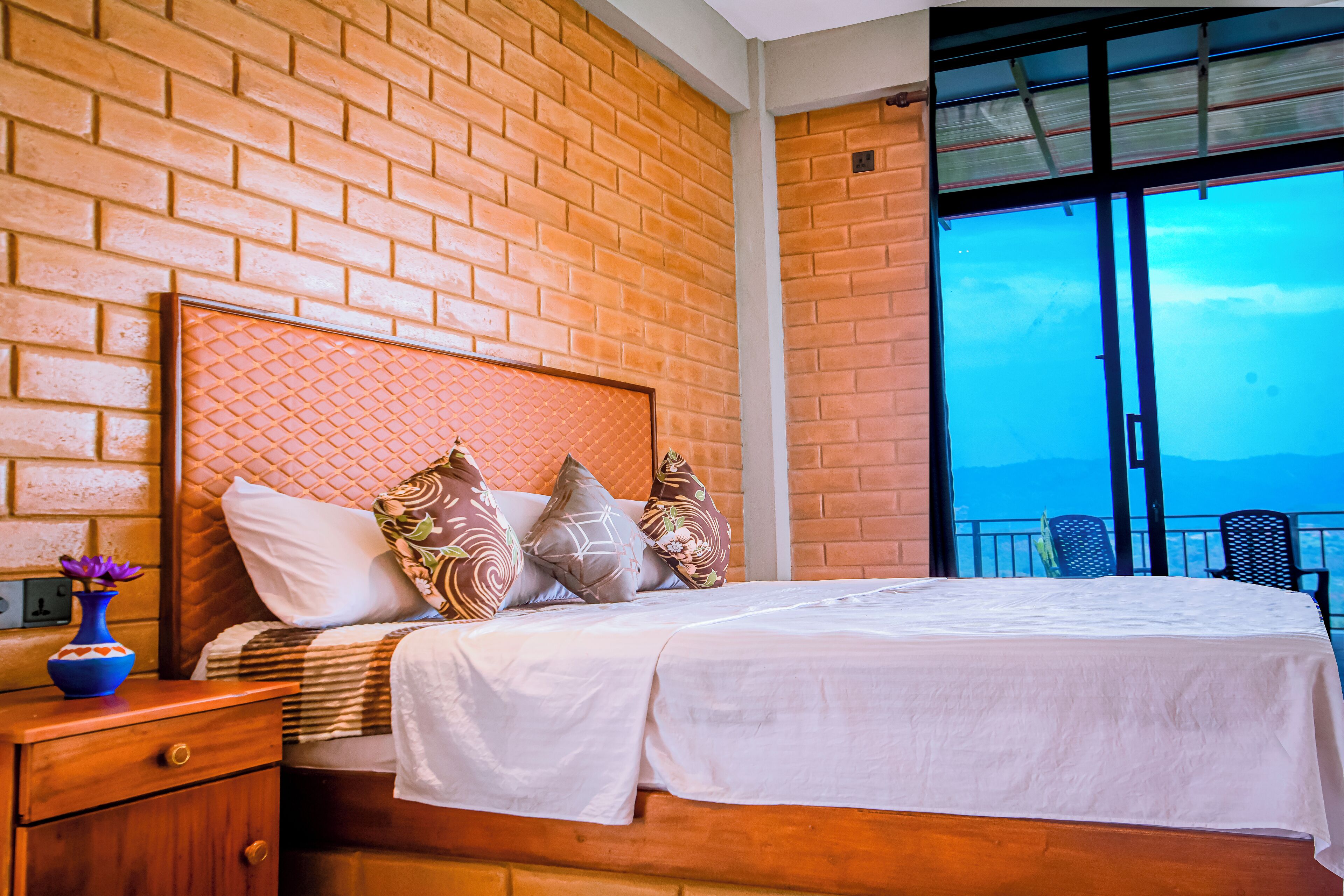 Deluxe Double Room, 1 King Bed, Mountain View | Room amenity